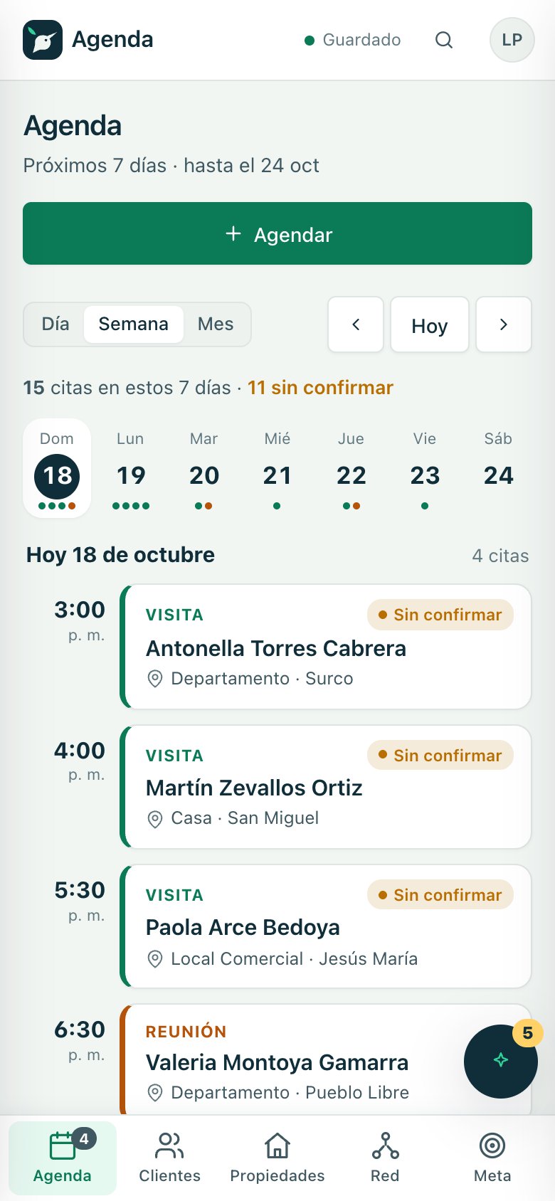 Agenda de Sonqo en el celular: los próximos 7 días y las visitas de hoy, cada una con su hora, el cliente, el distrito y si está confirmada.